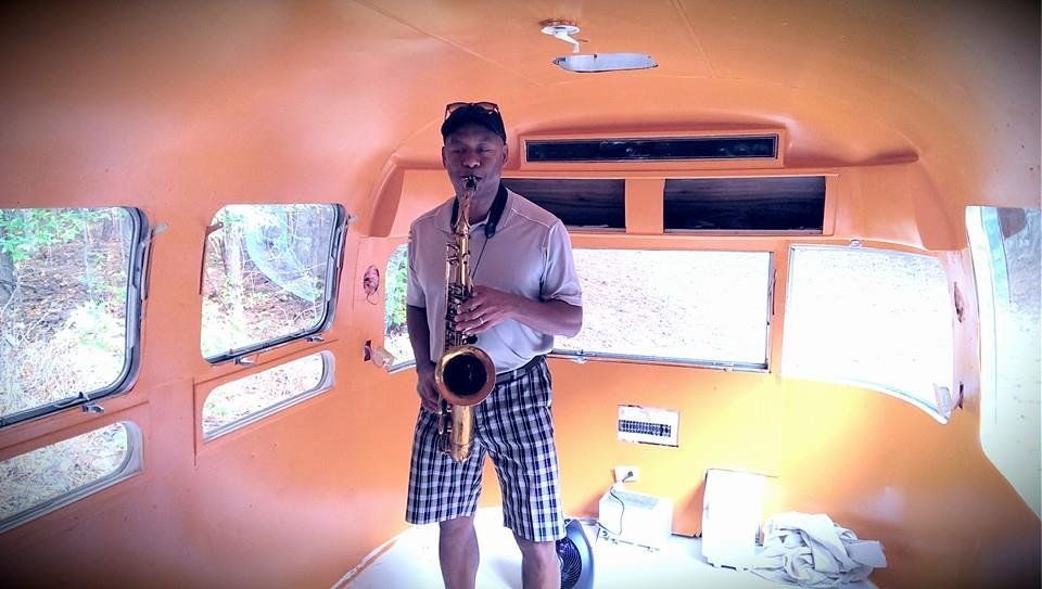 564099_10151728592637399_1618778764_n