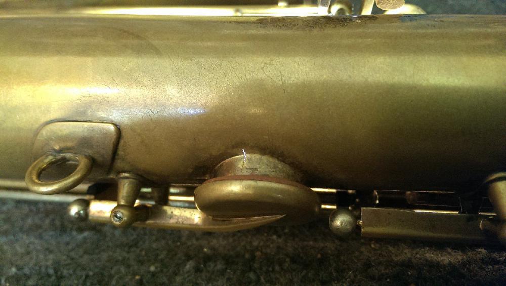 A crack in the body of a horn! Not common. Repairable.