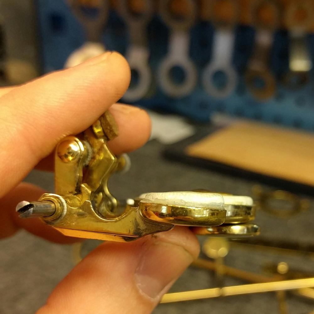 This was a Selmer Series III in solid silver that had been overhauled elsewhere and every pad was uneven like this. You gotta use the correct thickness pads!