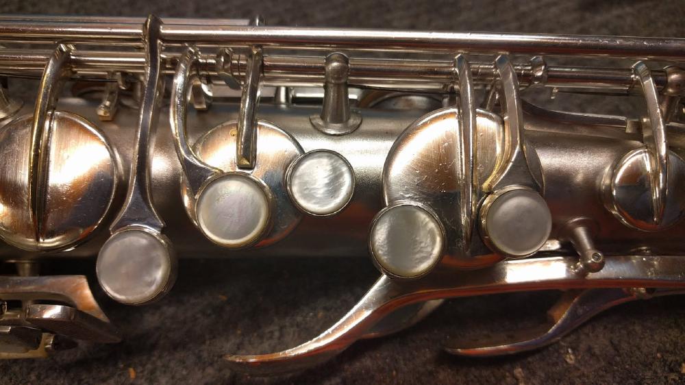 Conn New Wonder I tenor showing the loooong reach between bis and B.