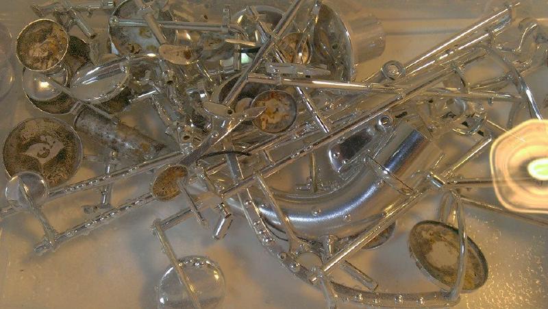 Final rinse of polished keys.