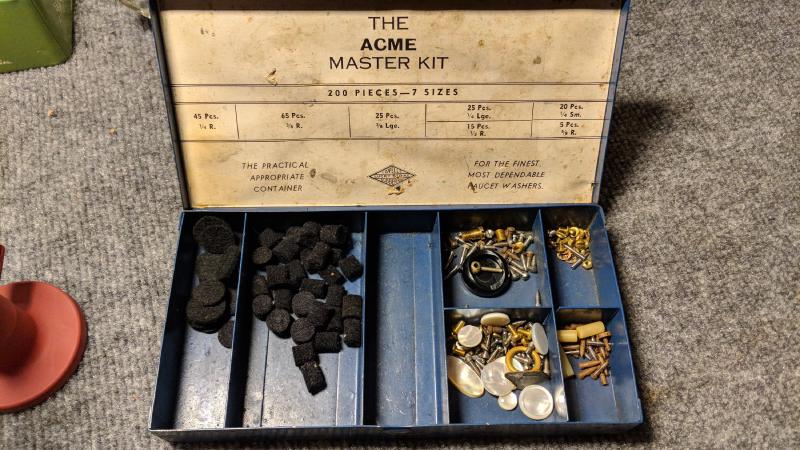 Inside of a little tin that sits in the top of the box: key felts, spare parts.