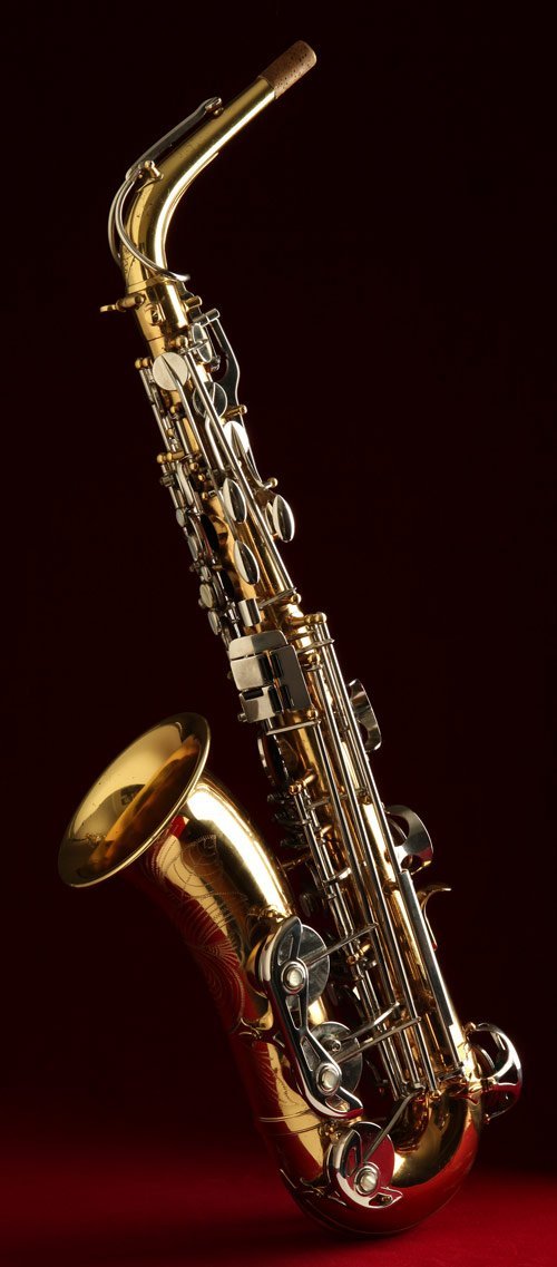 Left side of an engraved Leblanc System presentation alto